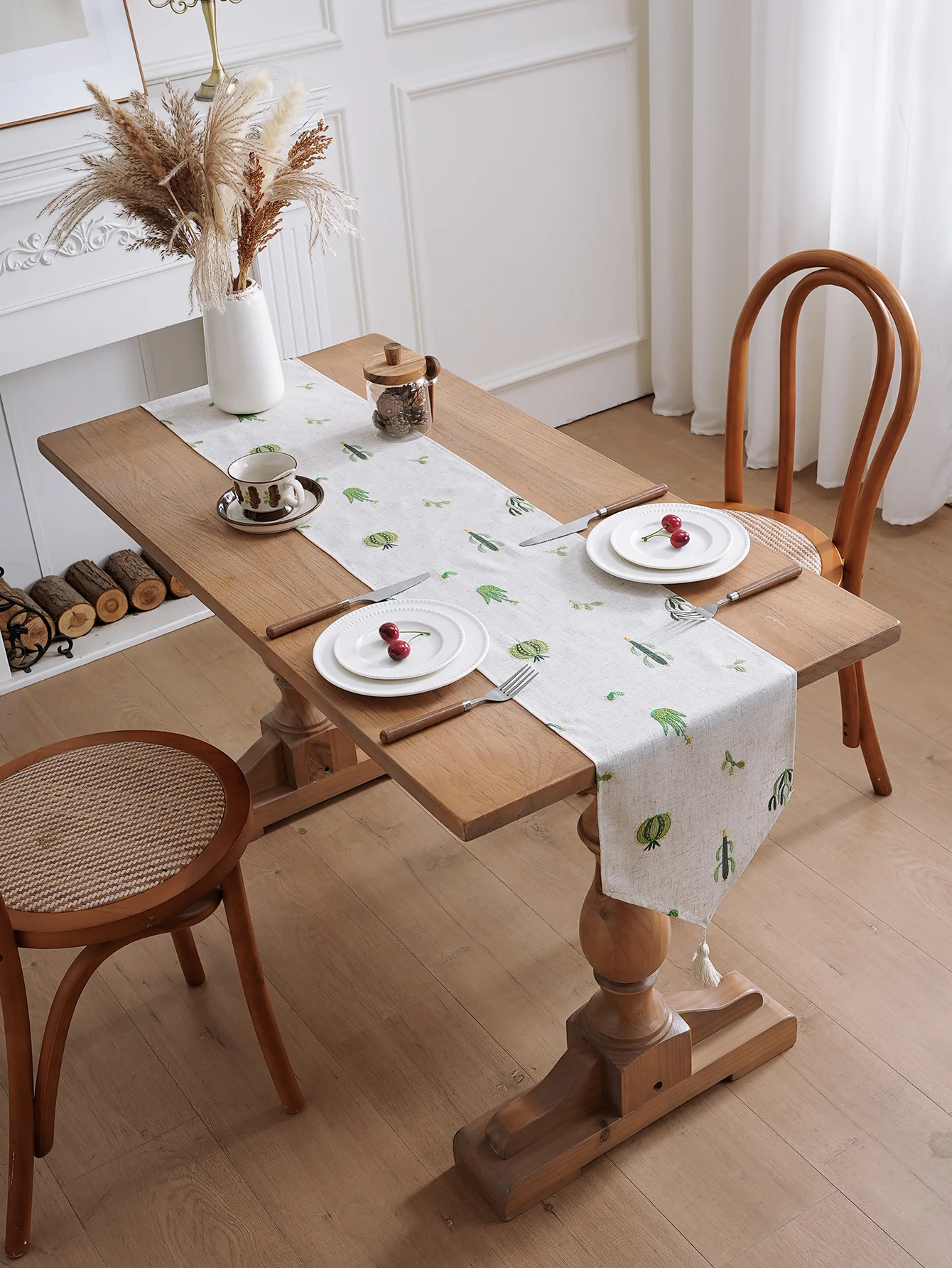 

Green Cactus Linen Embroidery Sharp Corner Curtain Ball Table Runner for Living Room Kitchen Dining Table Fresh Decorative