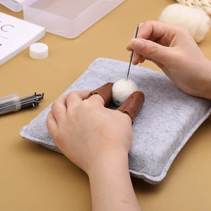 1Pcs Feutrage à l’aiguille Tambourinage en laine piquée Tapis résistant à l’usure au travail Coussin en laine Feutrage Outils artisanaux faits main Accessoires de couture 10 meilleures aiguilles en feutrine de vente - No 6