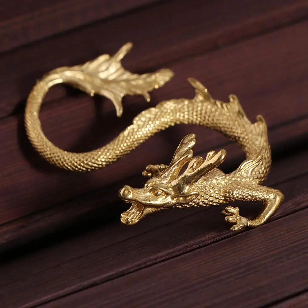 Retro Antique Beast Dragon Statue Handmade Carved Dragon Ornaments Copper Craft Mythical Animal Miniatures Home Decor