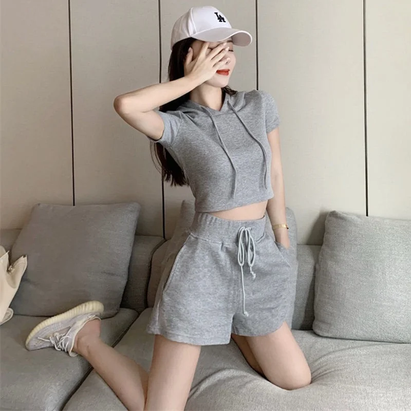 Sports suit women's 2022 summer new casual women's fashion slim slimming Western-style age-reducing shorts two-piece set