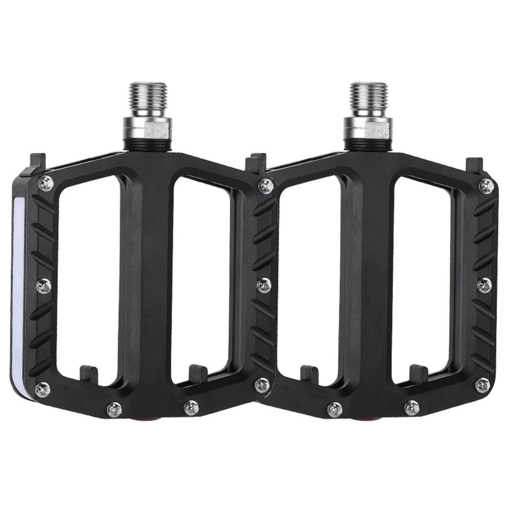 Stay visible and ride with certainty using our light up pedals for mountain bikes and road bikes constructed from aluminum alloy