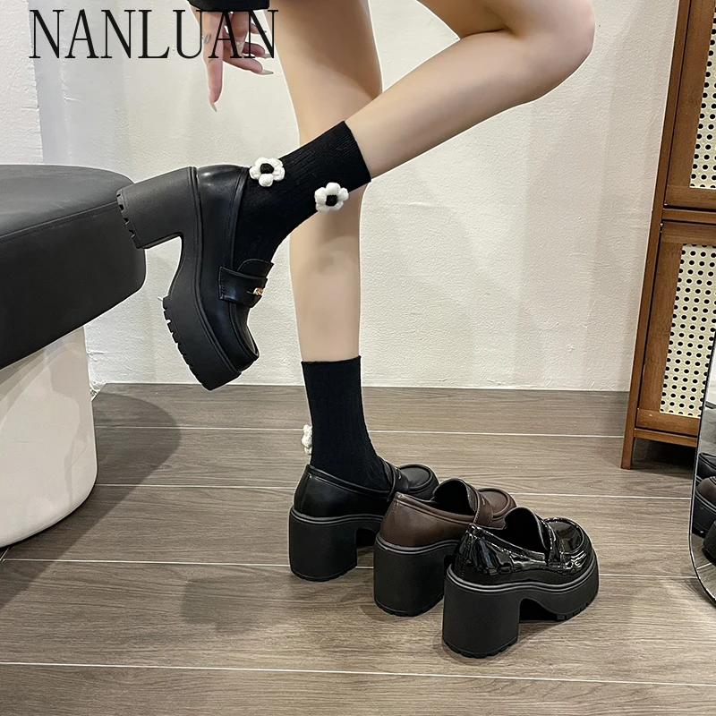 2024 Boutique Super High Heels Loafer Frauen Patent Leder Chunky Plattform Pumpen Frau Slip Auf Schwarz JK Uniform Schuhe Mary Jane