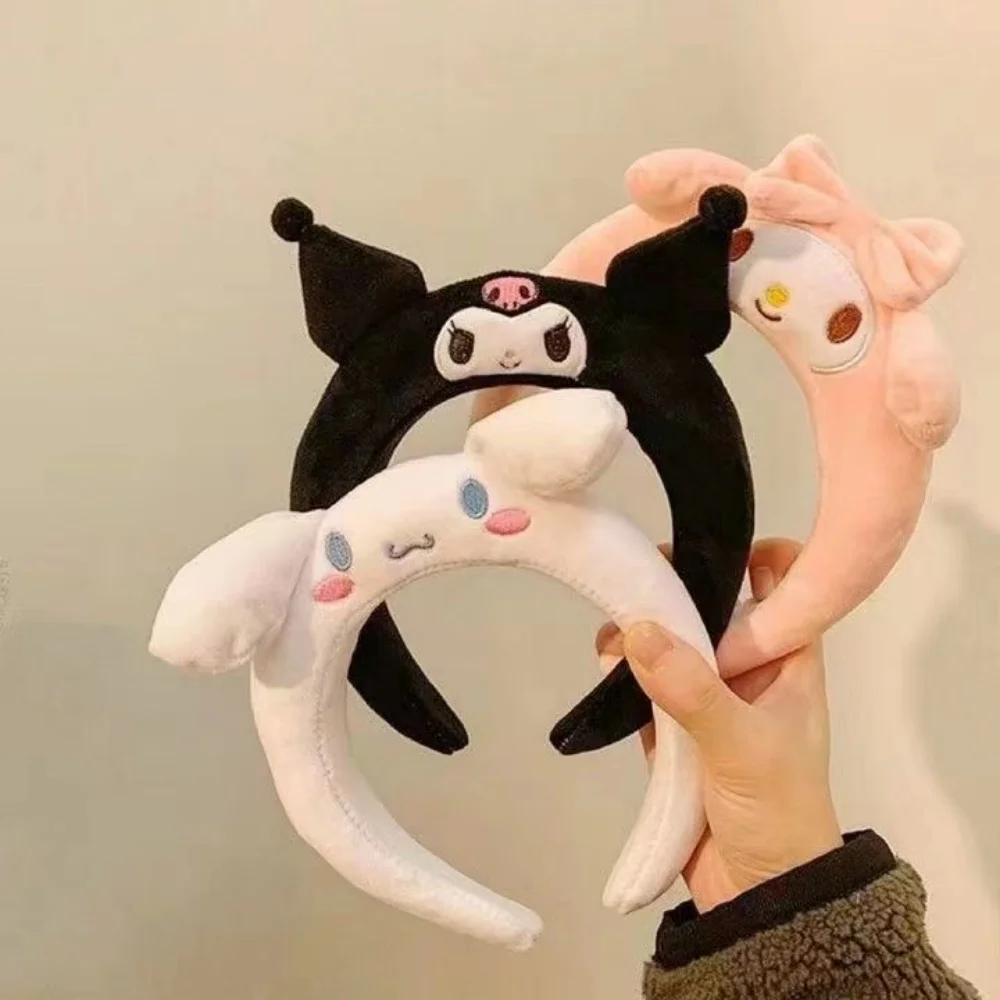

Аниме Sanrio плюшевая повязка для волос с героями мультфильмов Kuromi My Melody женские повязки на голову с помпонами для мытья лица для девочек спортивные аксессуары для волос подарки