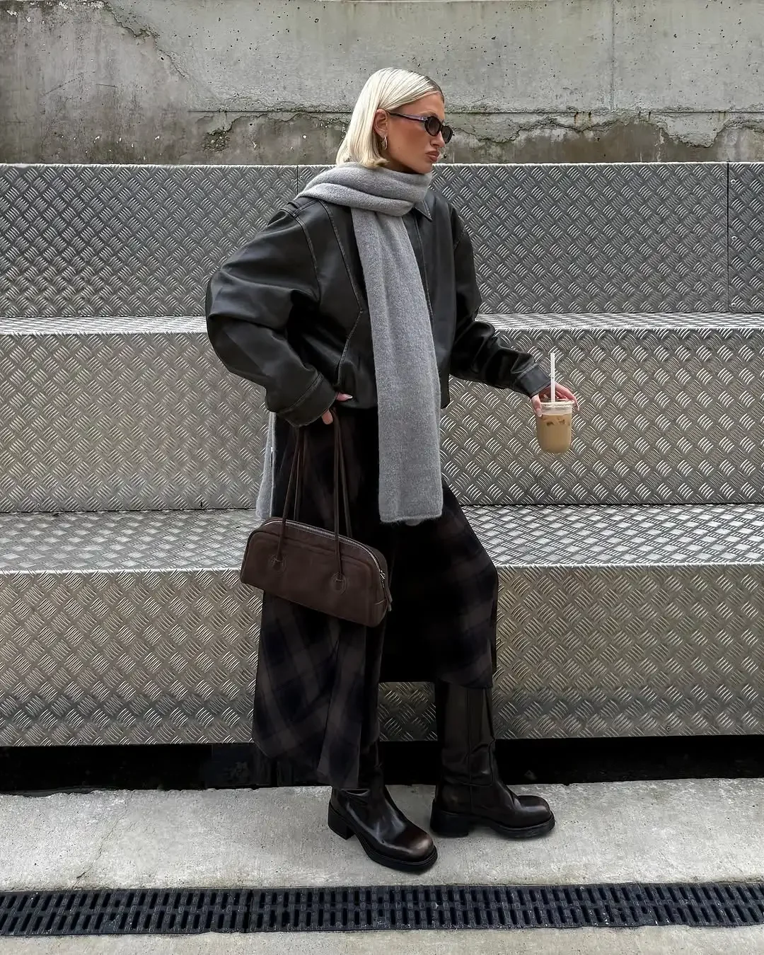 Casual bruine geruite midi-rok Damesmode Hoge taille A-lijn Geplooide rokken 2026 Lente Feest Dagelijks Outdoor Trendy kledij Nieuw