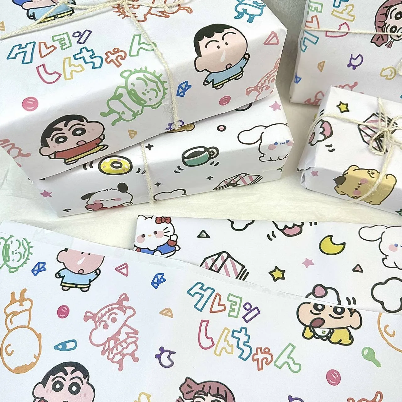 Kredka Shin-chan urocza kreskówka papier do pakowania prezentów na peryferiach Kawaii papierowa okładka na książkę ozdobne dekoracje bożonarodzeniowe na prezent stołowe