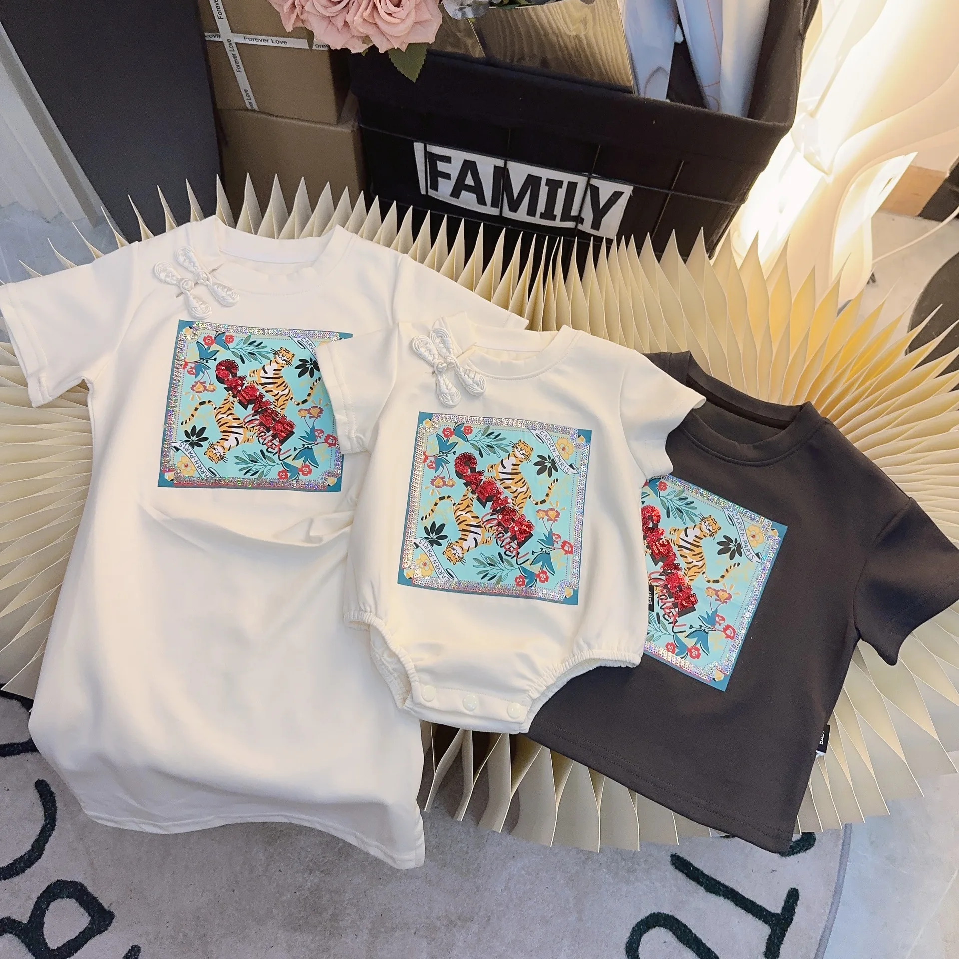 Summer Family T-shirt Mom and Daughter Dresses Father Son Tee Shirt Mother and Children Matching Clothes Newborn Bodysuit Romper