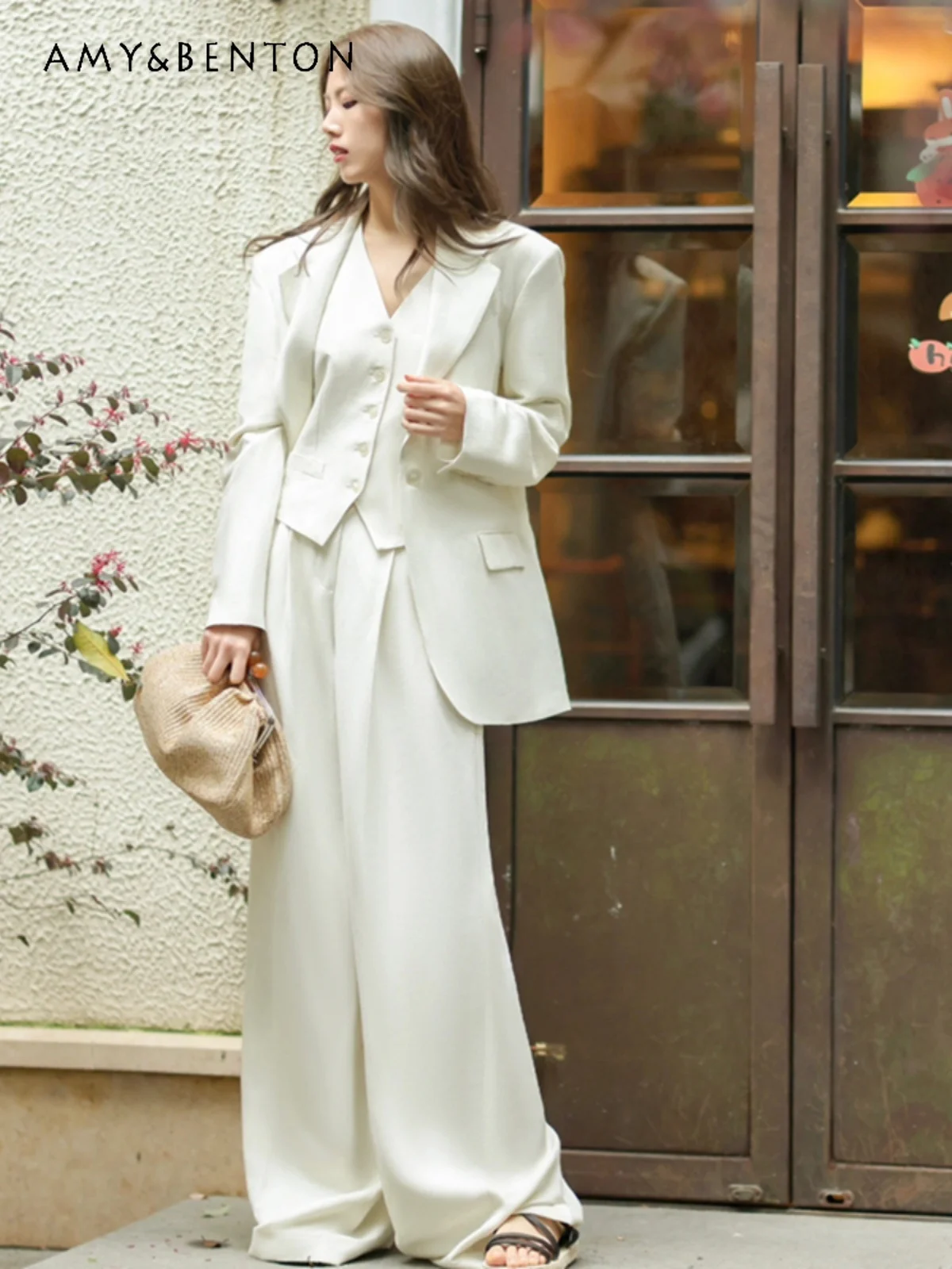 Commuter Style Professional Suit Womens Fashion Elegant Loose White Suit Jacket Vest Wide Leg Pants Graceful Three-Piece Sets