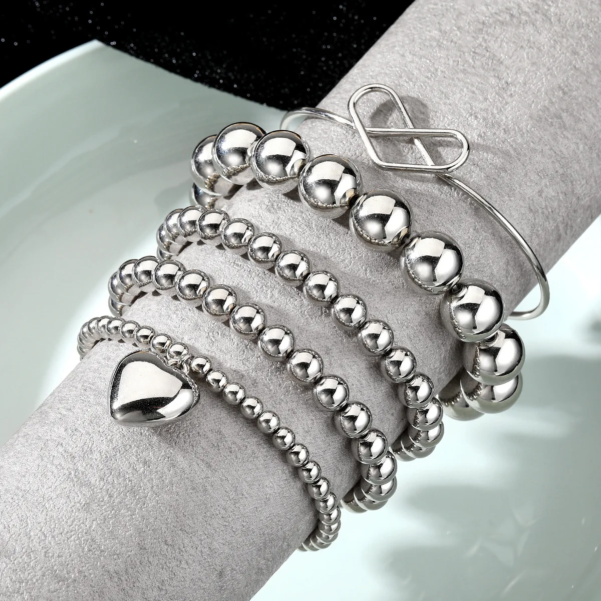 Vintage Multilayered Bracelet Metal Silver Color Plated Bangles for Women Heart Snake Twist Thick Chain Jewelry Pearl Party Gift