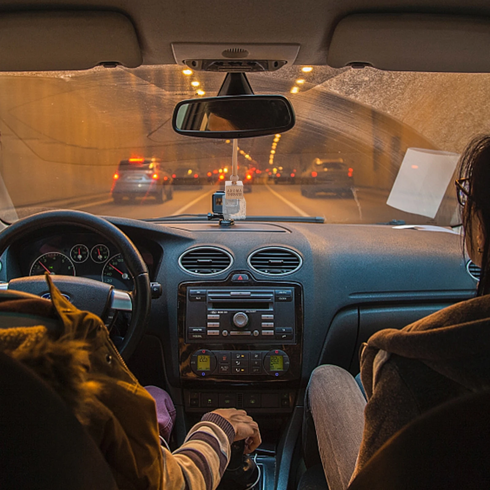 

Hanging Car Perfume Bottle Glass Wood Stylish Leakproof Diffuser for Car Interior Air Freshener Glass Vial Pendant