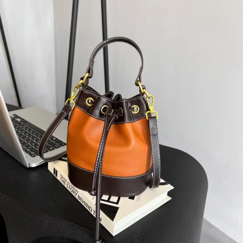 

Luxury Women Messenger Bag Crossbody Design High-End Minimalist Also A Perfect Large Capacity Diaper Bag Choice
