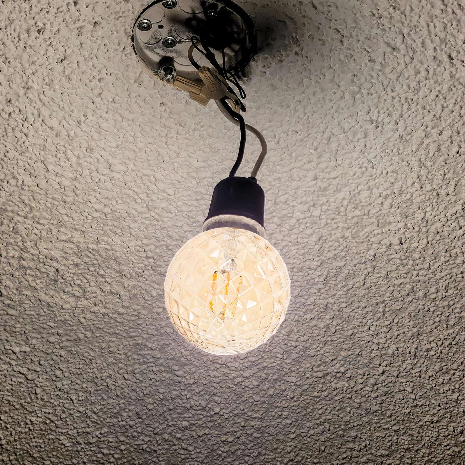 

Vintage LED Edison Bulb 220V 4W 2700K E27 Decorative Light Bulb Ideal for Living Room Bedroom Retro Round Lamp Lighting