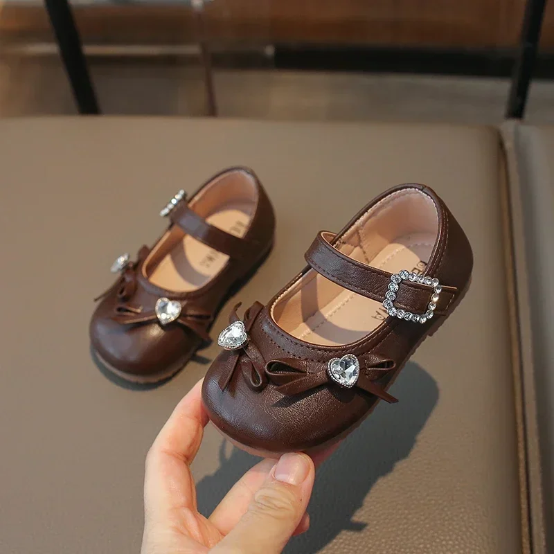 Children's Spring and Autumn New Crystal Butterfly Princess Soft Bottom Water Diamond Fashion Flat Shoes