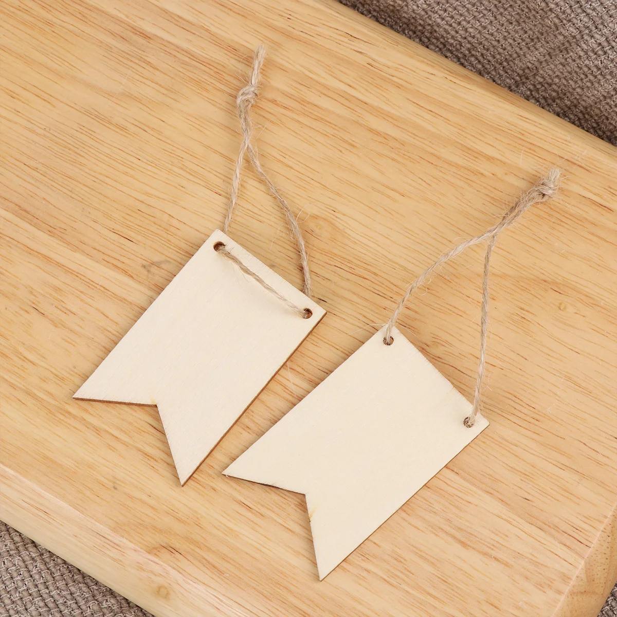 

100pcs Wooden Pendant Square Hanging Decor Diy Door Wall Ornament Beige Reusable Party Favors Hanging Tags For Luggage Window