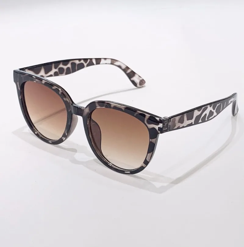 New Fashion Sunglasses Elegant Large Frame Sunglasses Retro Style Glasses Men and Women Alike Sun Glasses UV400 Shades