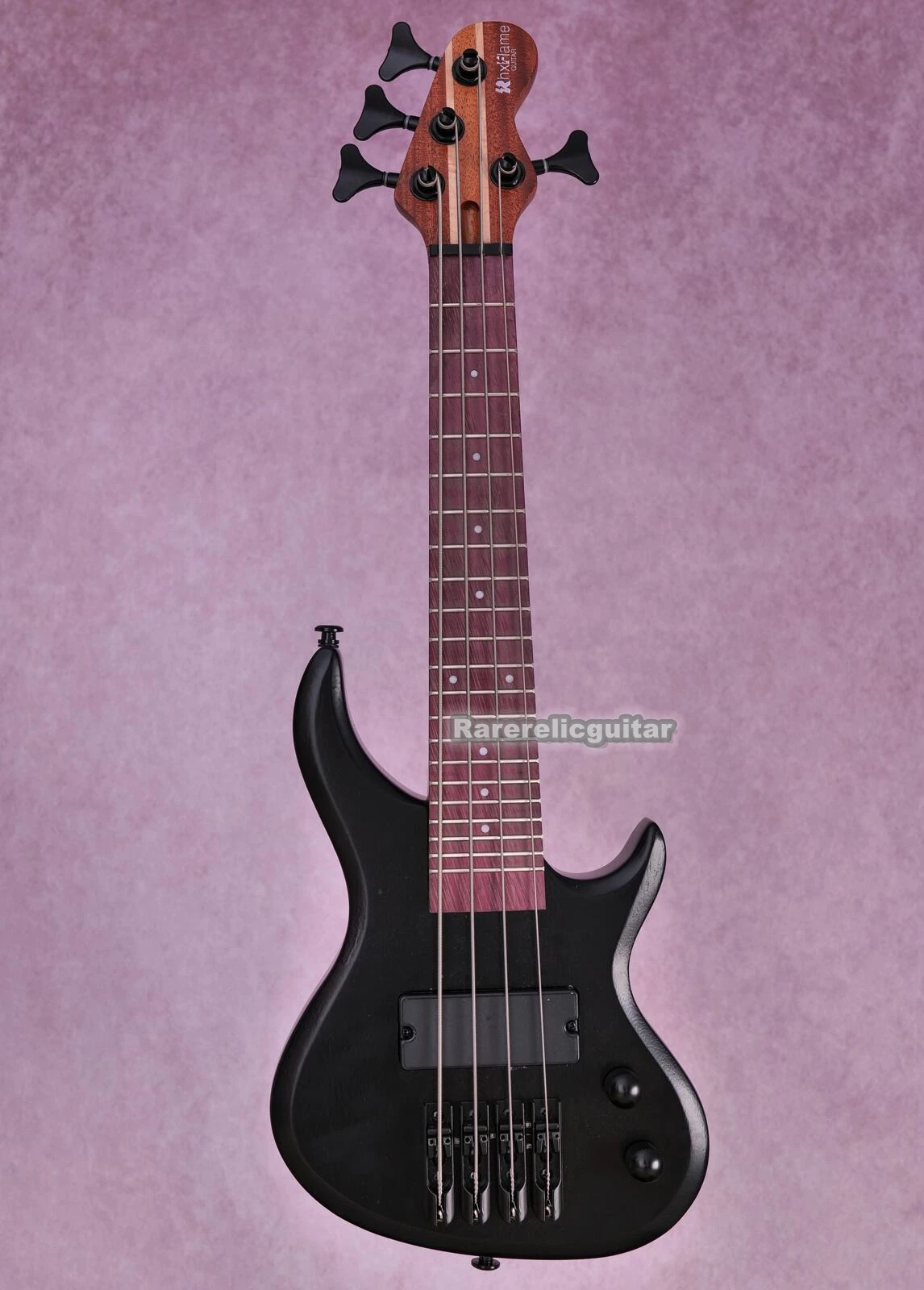 

Высококачественная 4-струнная мини-электрогитара с корпусом из черного калисдрата, длина струнной оси 436 мм, гриф из фиолетового сердцевого дерева