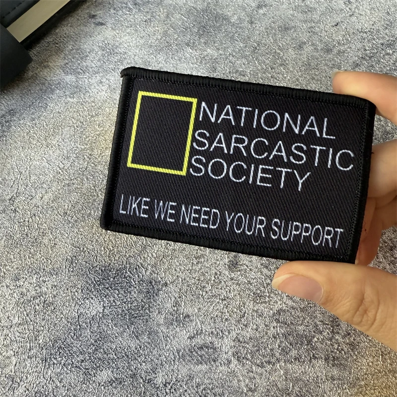 جمعية السخرية الوطنية المعنويات التكتيكية العسكرية التصحيح شارة التصحيح شارة هوك وحلقة ملصقات الملحقات على ظهره في الهواء الطلق