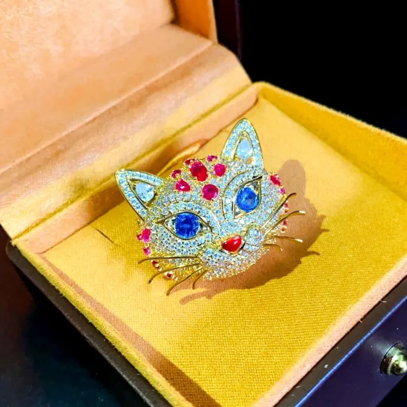 

Chic Cat Pin with Zircon Creative Animal Design Luxury Coat Suit Brooch Women Fashion Jewelry Accessory