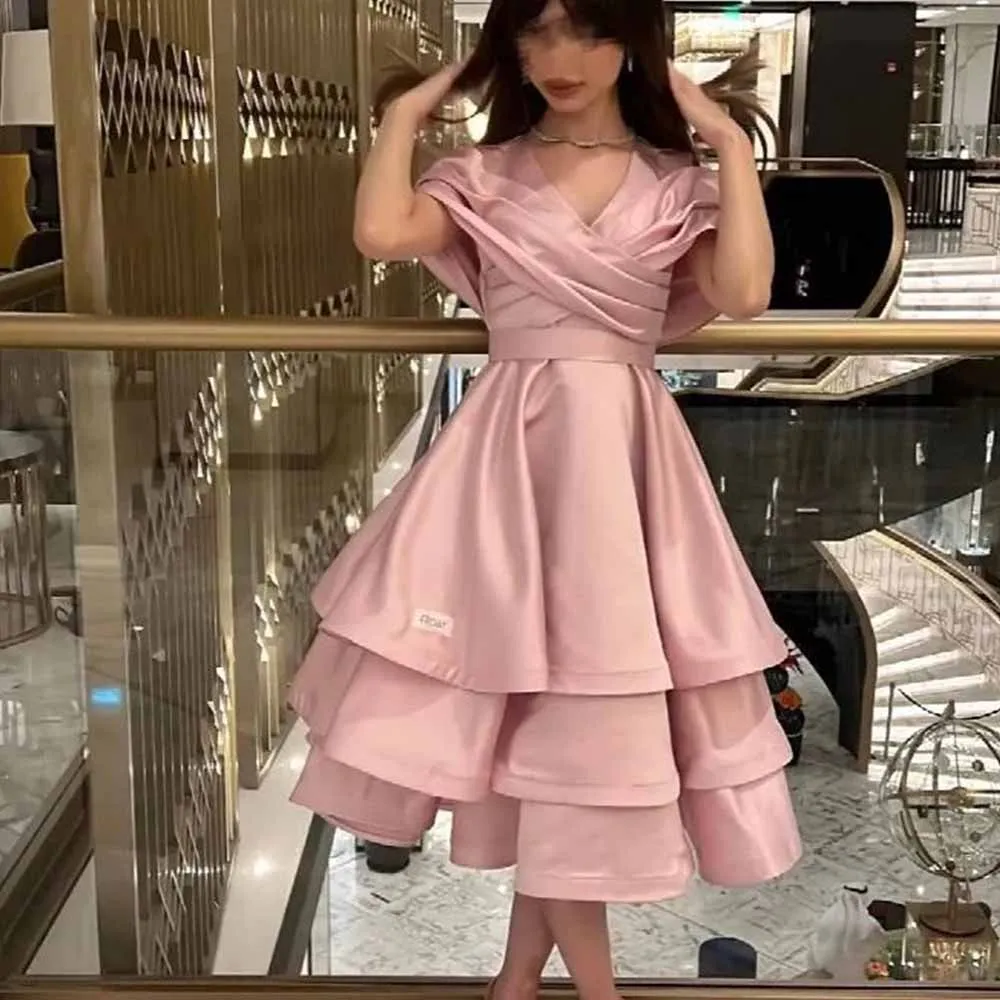 

Pink 2024 Design A-Line Evening Dresses Draped Pleat Layered Sleeveless Open Back Satin Prom Gowns Floor Length فساتين السهرة