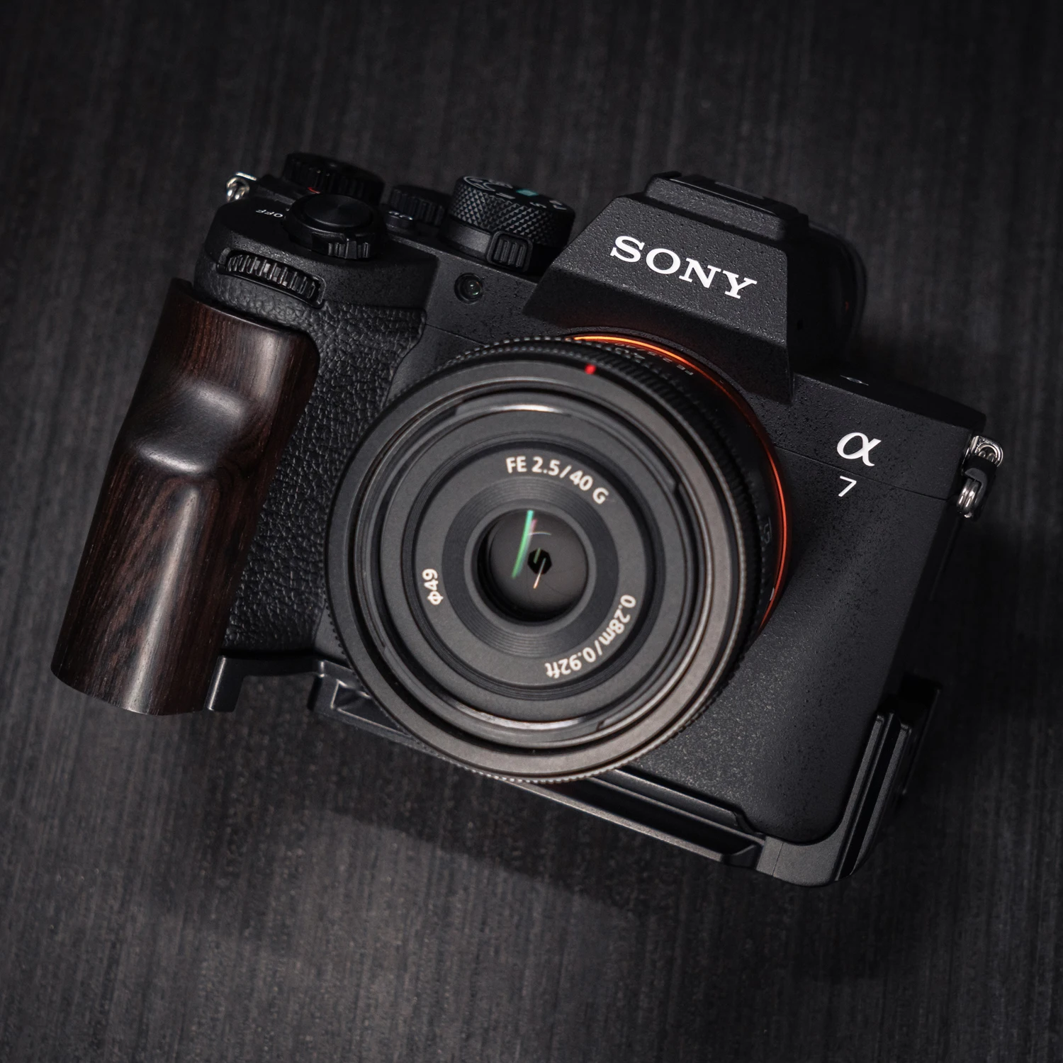 YUWOOD für Sony A7R5 / A7M4 Kamera-Cage mit Holzgriff und integrierter Schnellwechselplatte für Arca-Swiss Cage Rig Kit – Detail 19