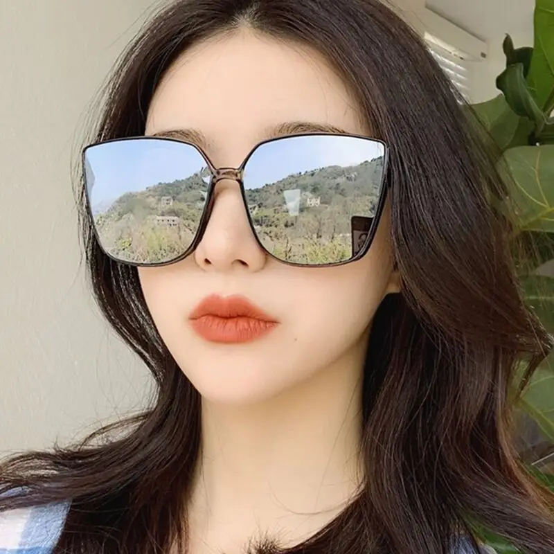 Exquisite Designer Cat Eye Sunglasses Woman Vintage Black Mirror Sun Glasses For Fashion Big Frame Cool Female Oculos De Sol