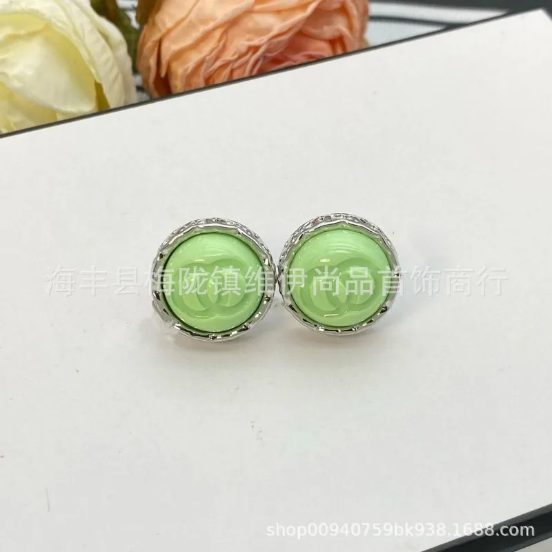 نسخة عالية من أقراط القرط ذات الإصدار الاجتماعي الخفيفة الفاخرة الماسية المرصعة باللؤلؤ المألوف متعددة الاستخدامات