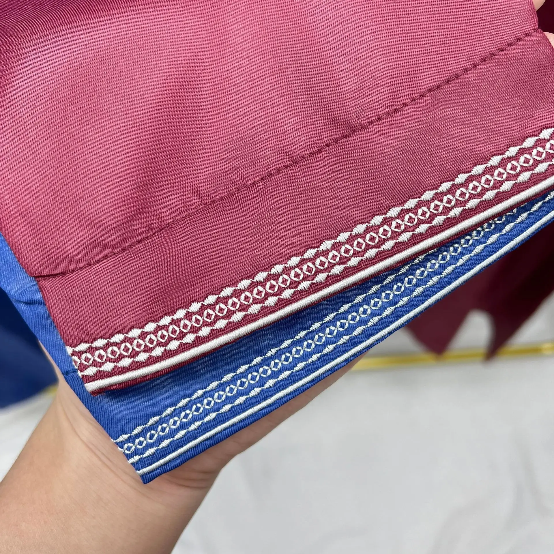 UNI New Muslim Solid Color Abaya Round Neck Embroidery Robe Coarse Males Long Sleeve Kaftan Arabian Saudi Arabia Men's Kaftan