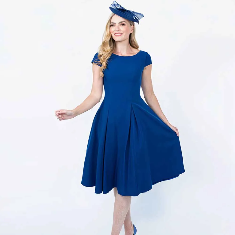 Classy Woman Ceremony Dresses Crepe Fabric A-line Cocktail Party Dress Dark Royal Blue O-Neck Ruched Mother of the Bride Dresses