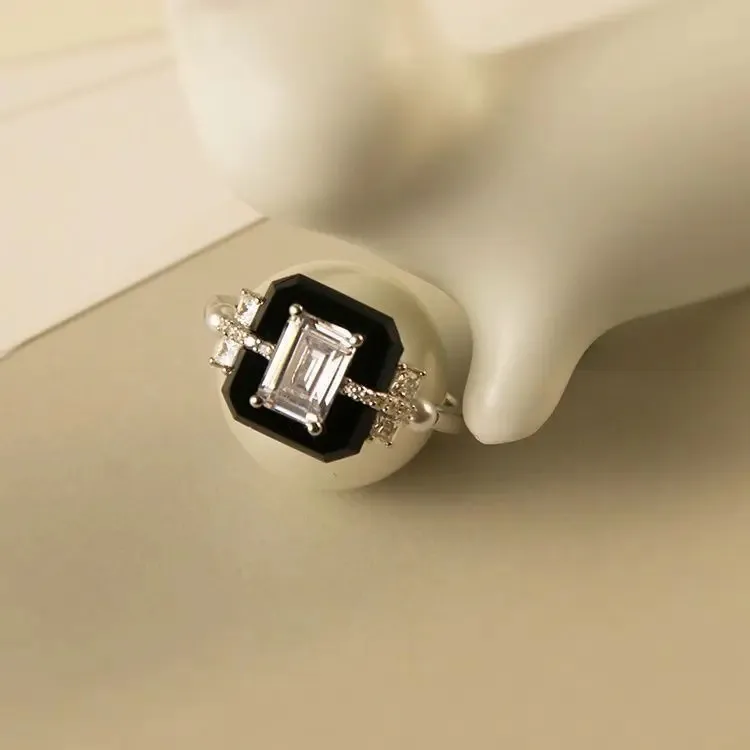 

Vntage Edward Ero 925 Silver Set Cushion Shape Black Agate White Crystal Geometric Finger Band Cocktail Ring Retro Black Jewelry