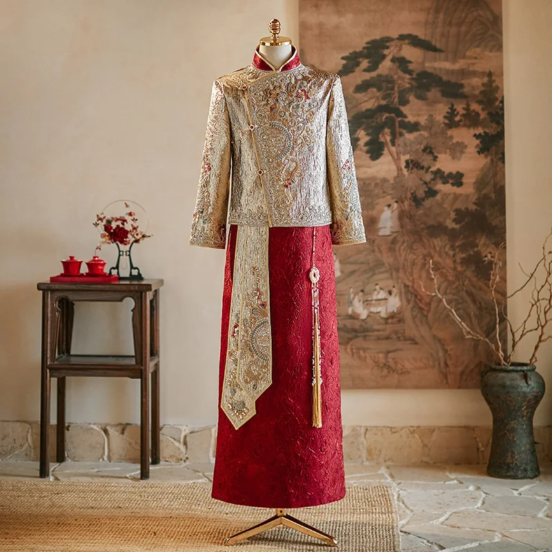 

Свадебные платья для жениха в китайском стиле Hanfu, одежда с драконом Фениксом Тан, мужской костюм цвета шампанского Xiuhe, Qipao, мужская куртка, пальто
