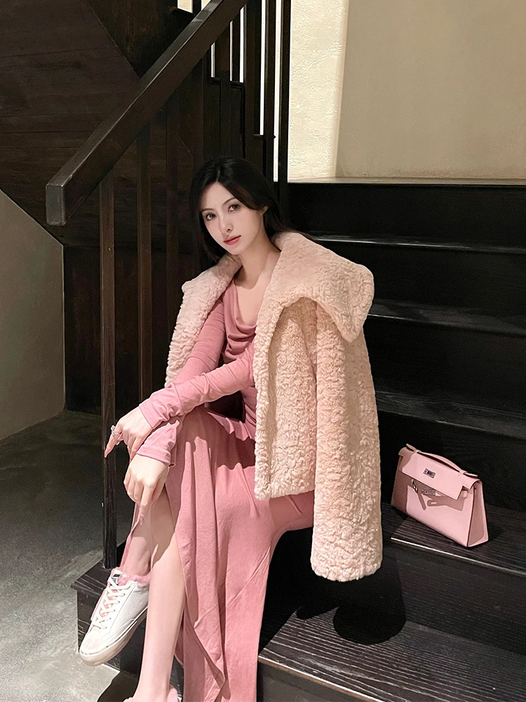 เสื้อโค้ทหนังลายกระต่ายสีชมพู ปกใหญ่ สำหรับผู้หญิง เสื้อคลุมฤดูหนาว แฟชั่น ทันสมัย ใช้งานได้หลากหลาย  สำหรับสุภาพสตรี