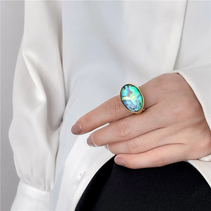 Spanish Natural White Shell Exaggerated Geometric Ring for Women Stainless Steel Plated 18K Gold Inlaid Abalone Shell Jewelry