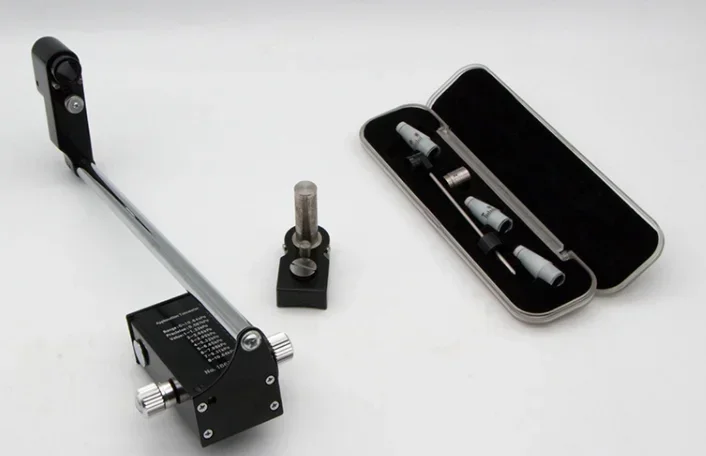 

Applanation Tonometer