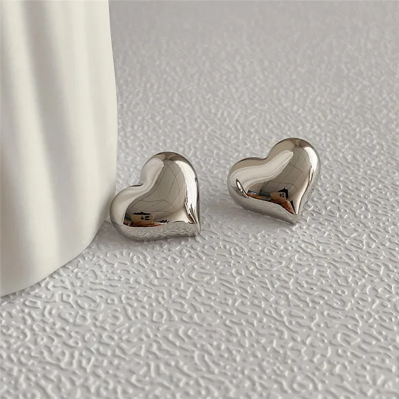 New Heart Gold Color Smooth Stud Earring for Women Temperament Korean Design Simple Cute LOVE Wedding  Jewelry Girl Gift