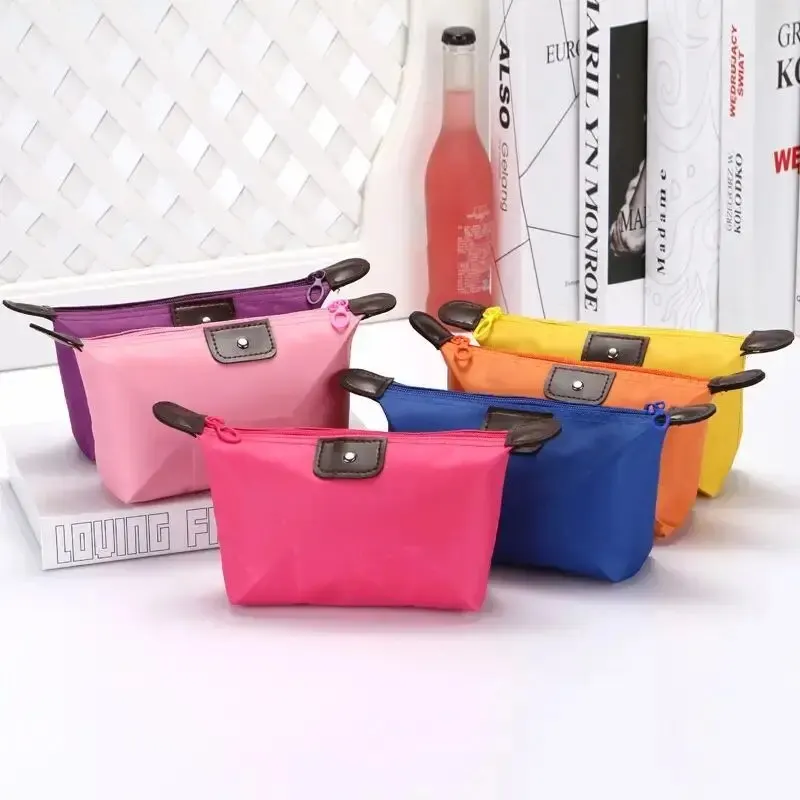 1pc Borsa per il trucco con dettagli patch color caramello Borsa per il lavaggio cosmetico pieghevole impermeabile tipo gnocco per ragazze e donne