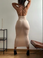 Nuevo vestido largo con tirantes sin espalda de verano para mujer: a medida con una elegante corte adelgazante, excluido un temperamento sexy, una grapa elegante para