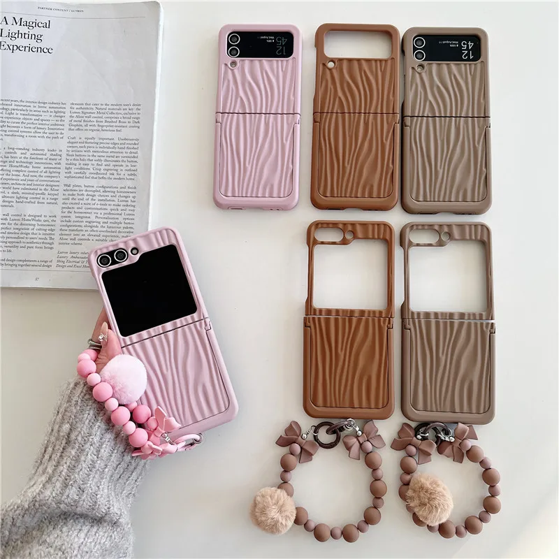 Simple Water Ripple Stealth Bracket Hairball Chain Bracelet Phone Case For Samsung Galaxy Z Flip 3 4 5 Z Flip5 ZFlip5 Back Cover