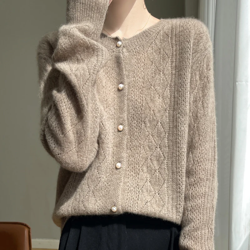 2024 Spring/Autumn 100% Merino Wool New Fashion Women\'s Crewneck Sweater Pearl Buckle Hollow Long Sleeve Knitted Cardigan Women