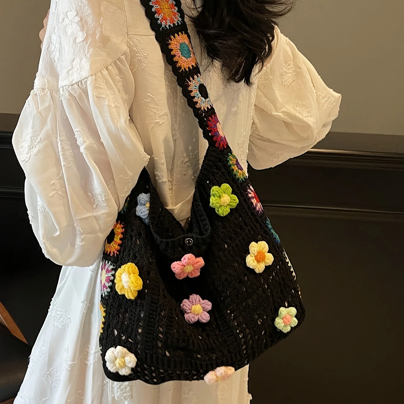 حقائب كتف كلاسيكية على الطراز البوهيمي مُزينة بنقشة الزهور المجوفة حقيبة كروس عادية حقيبة يد محبوكة عصرية حقائب تسوق