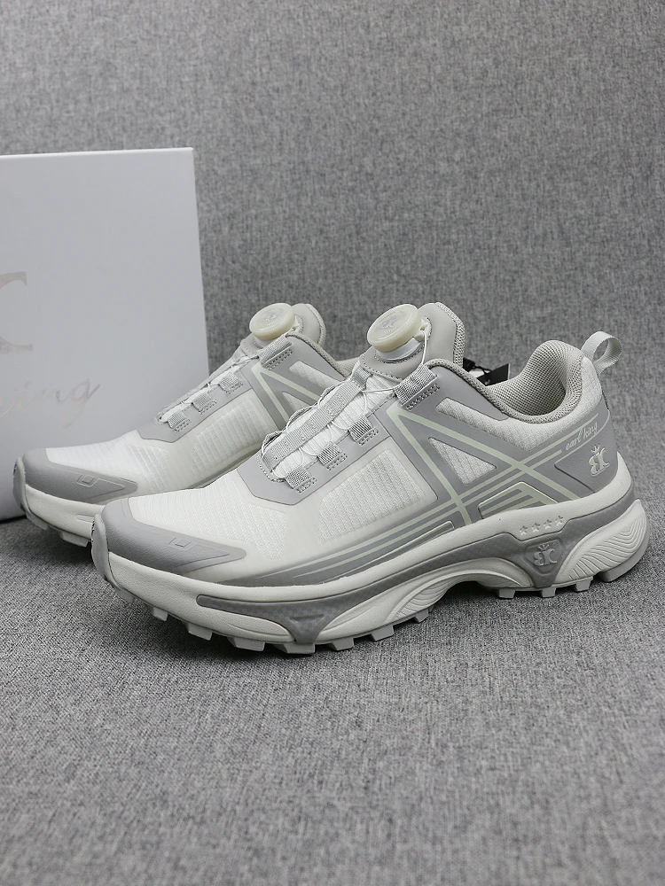 

Модные повседневные мужские кроссовки для активного отдыха и бега, противоскользящие, универсальные, с поворотной кнопкой, на резиновой подошве.