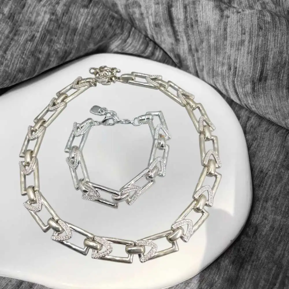 2026 Spain stunning palace style gold silver diamond geometric bracelet necklace jewelry two-piece set charm gift