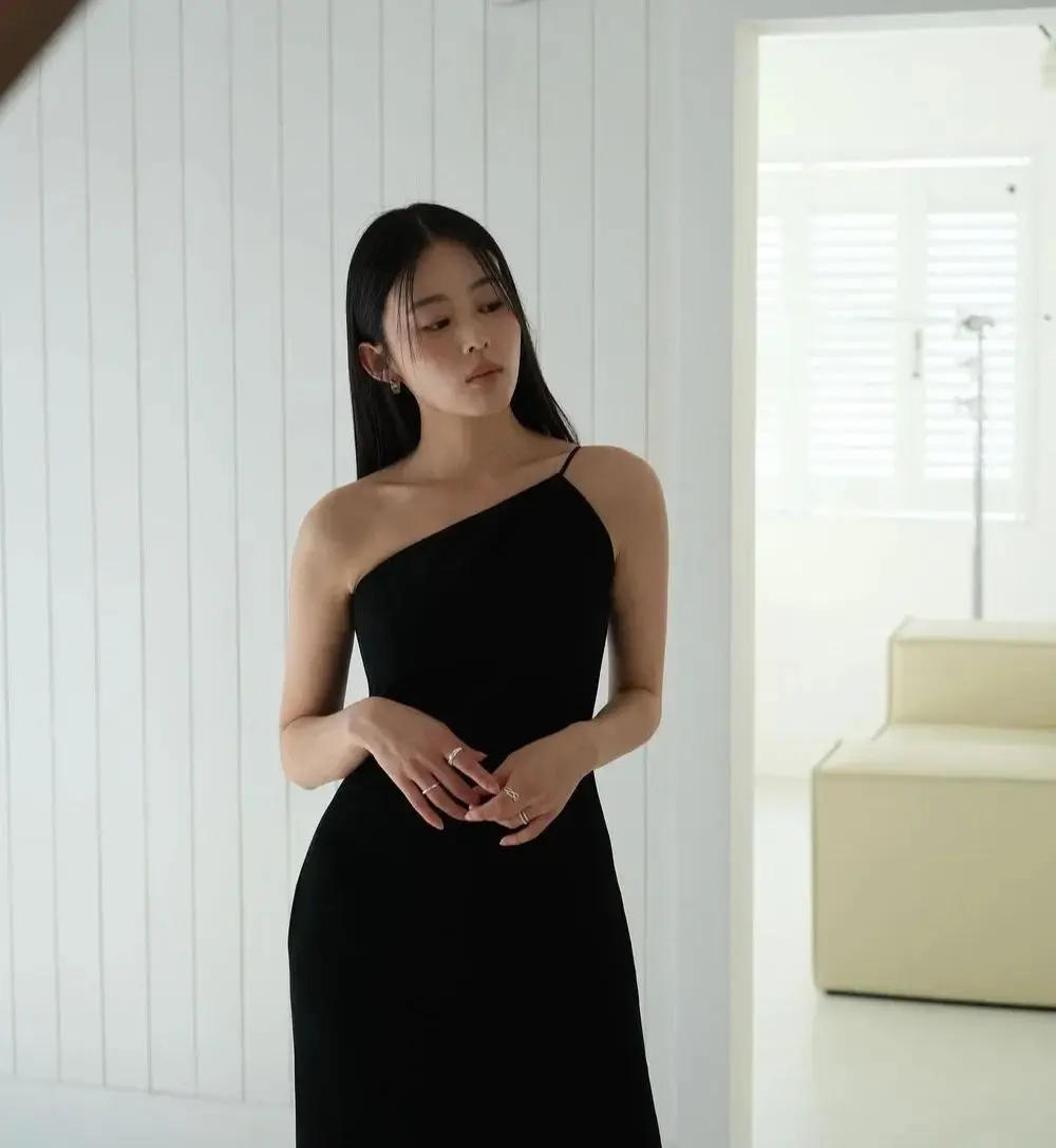 TAFN Simple Black Wedding Dress Korea Photo Shoot One Shoulder Elastic Satin A-line Bridal Gown Floor Length 웨딩드레스 Custom Made