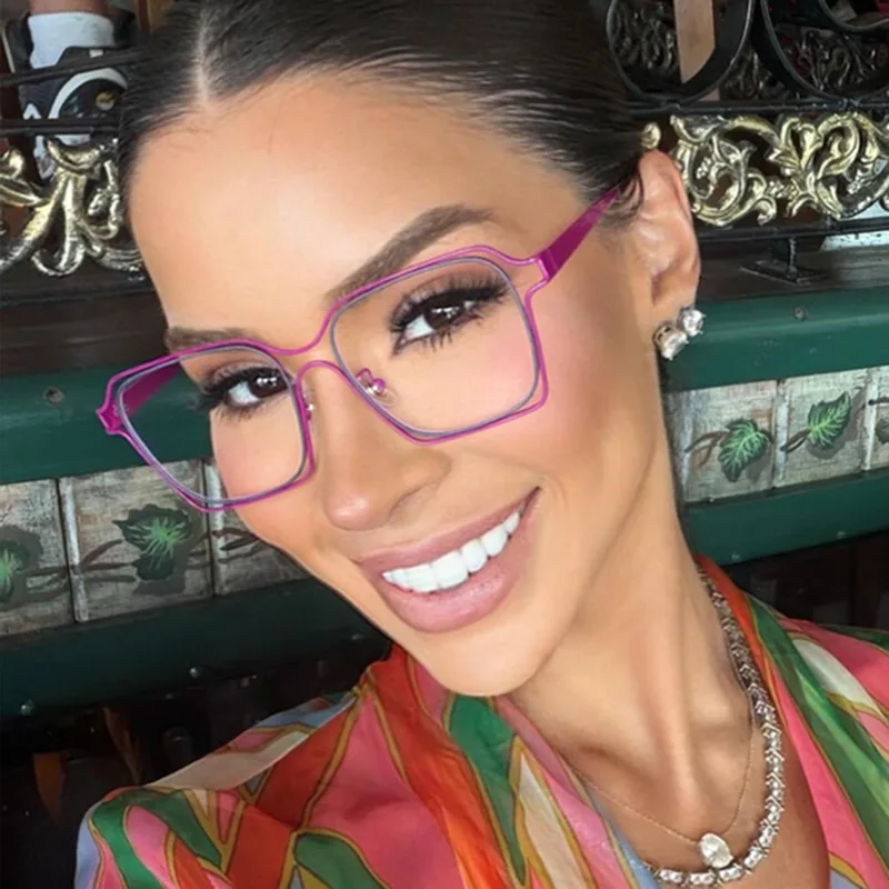 Neues Modell Persönliche Farbblockierung Große Metallrahmen-Brille Quadratische Katzenaugen-Brille mit Aussparungen für Männer und Frauen Blaulichtfilter-Brille
