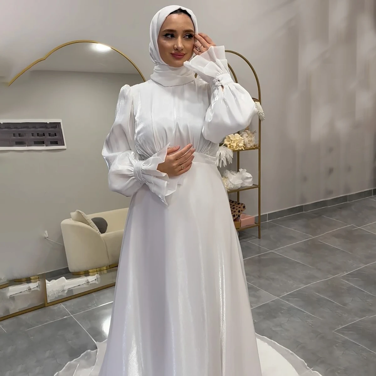 Disesuaikan Organza Muslim gaun pernikahan untuk gaya Arab panjang Puffy lengan kerut kerah tinggi rendah Dubai gaun pengantin