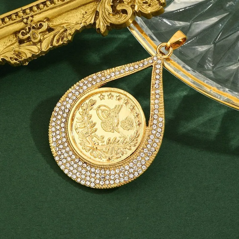 Retro carved pendant necklace with diamond accents, featuring an ethnic design