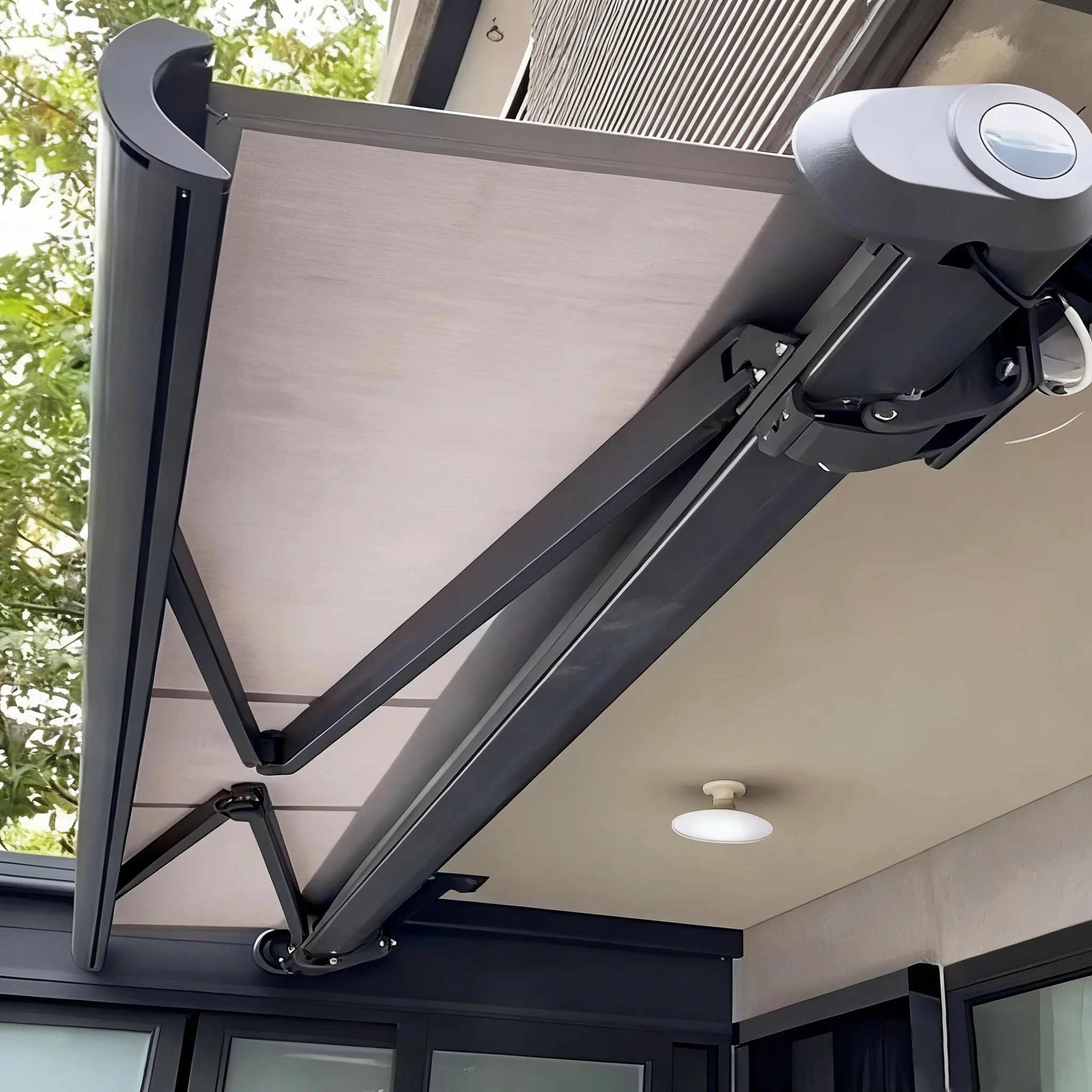 

Моторизованные выдвижные навесы из алюминия для улицы, полный ассортимент размеров: 4x2м, 4x3м, 5x3м, 6x3м