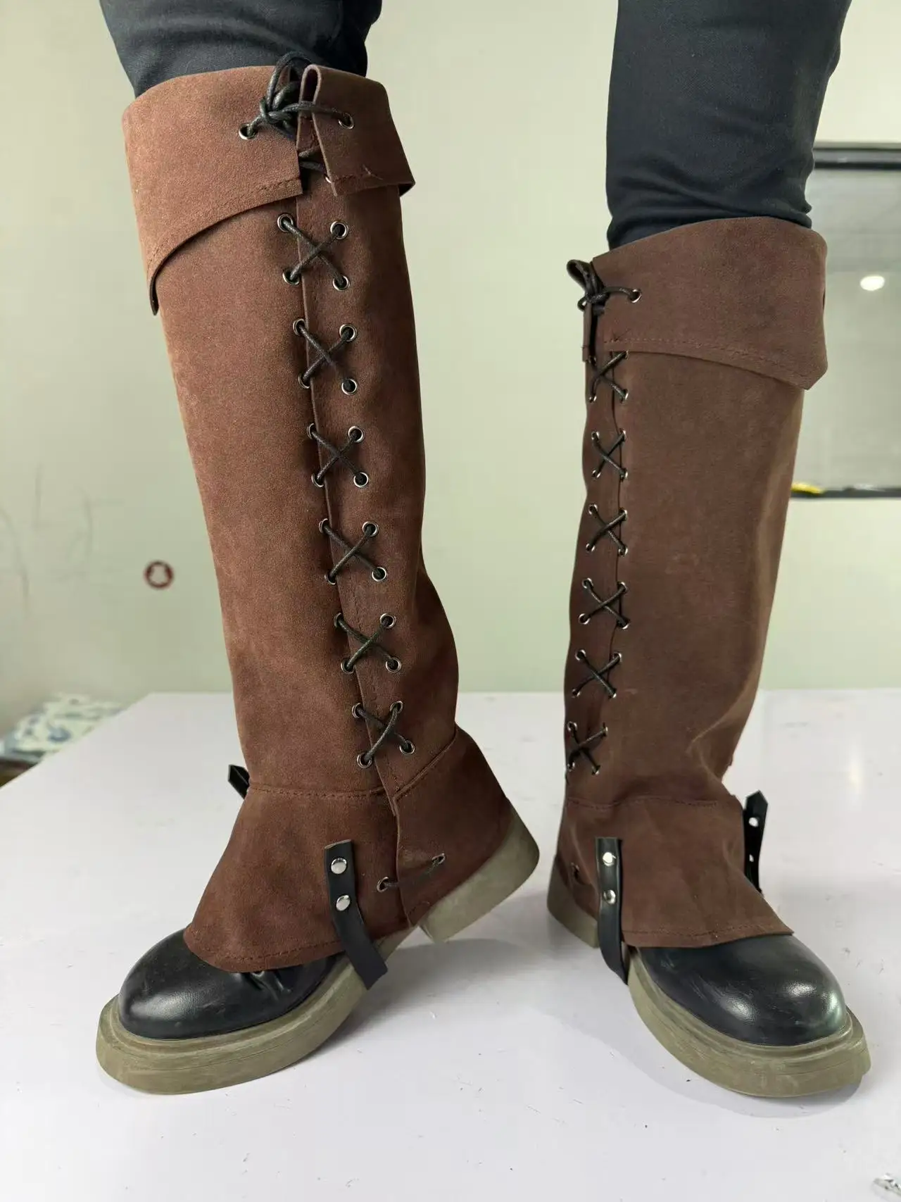 

Коричневые пиратские сапоги, подходящие для викингов, средневековые аксессуары для одежды в стиле стимпанк, могут быть полиэстером, легкая текстура без пузырей