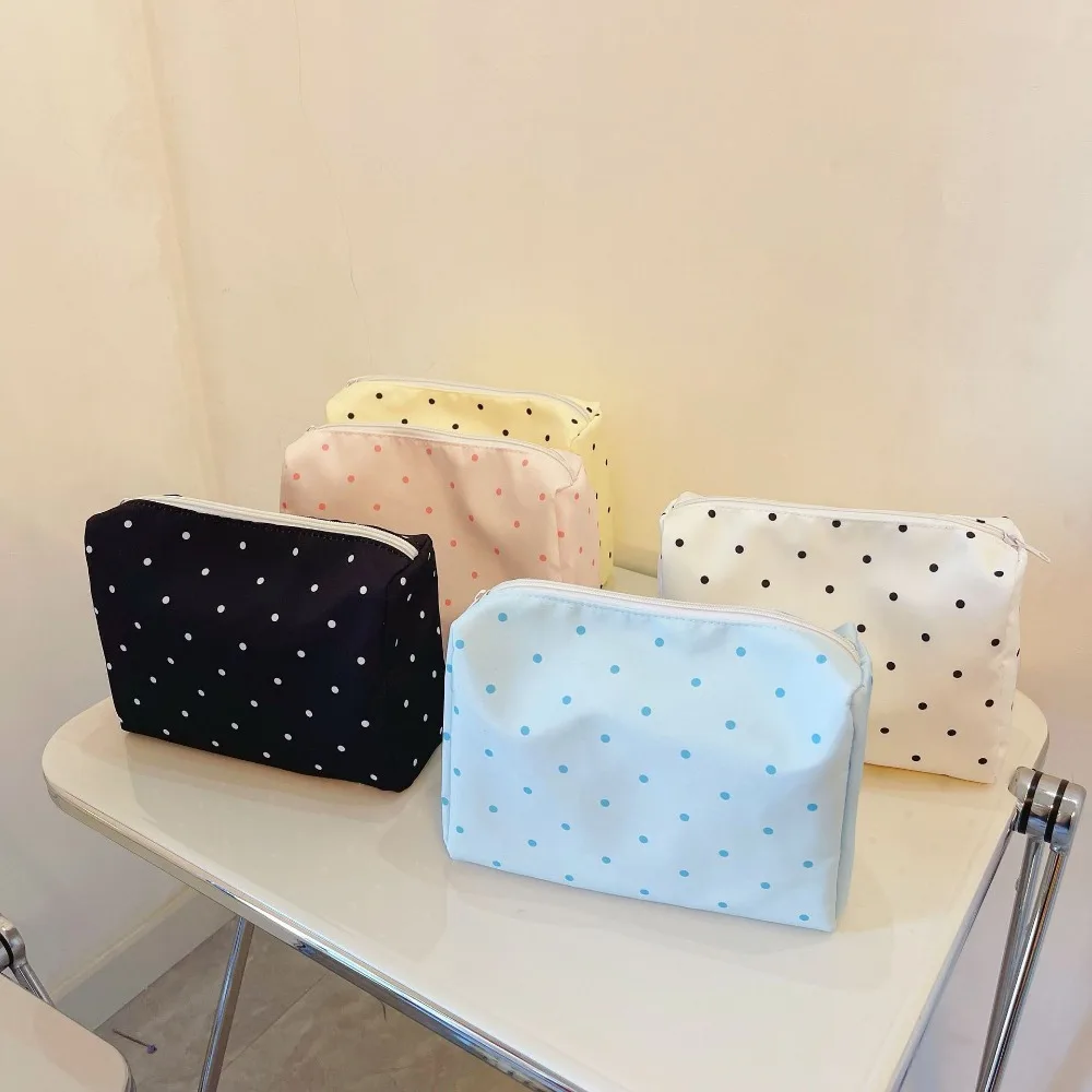 Fashion Polyester Cosmetic Bag Waterproof Large Capacity Makeup Bag Korean Style Polka Dot Travel Pouch Women