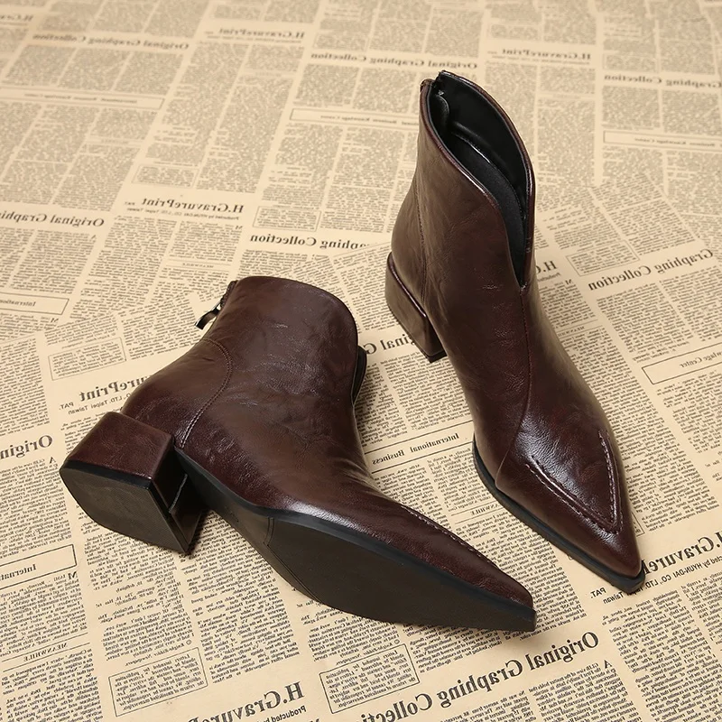 

Stunning Leather Pointed Toe ort Boots Women's Low Heel Faionable Ankle Boots Winter Youth Zipper Closure round Toe Boots
