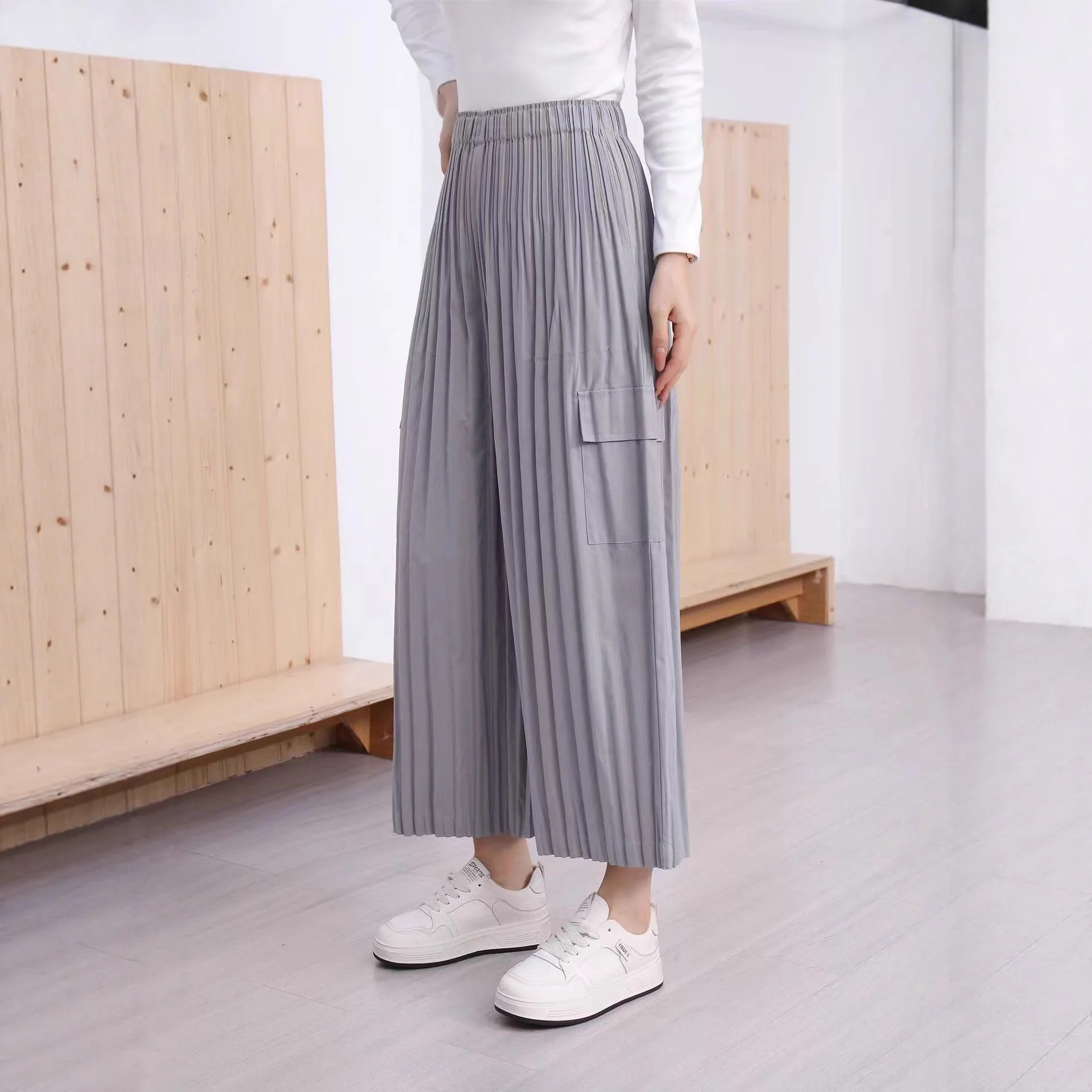 مياكي بنطال كاجوال مستقيم وفضفاض وواسع الساق معلق بطيات