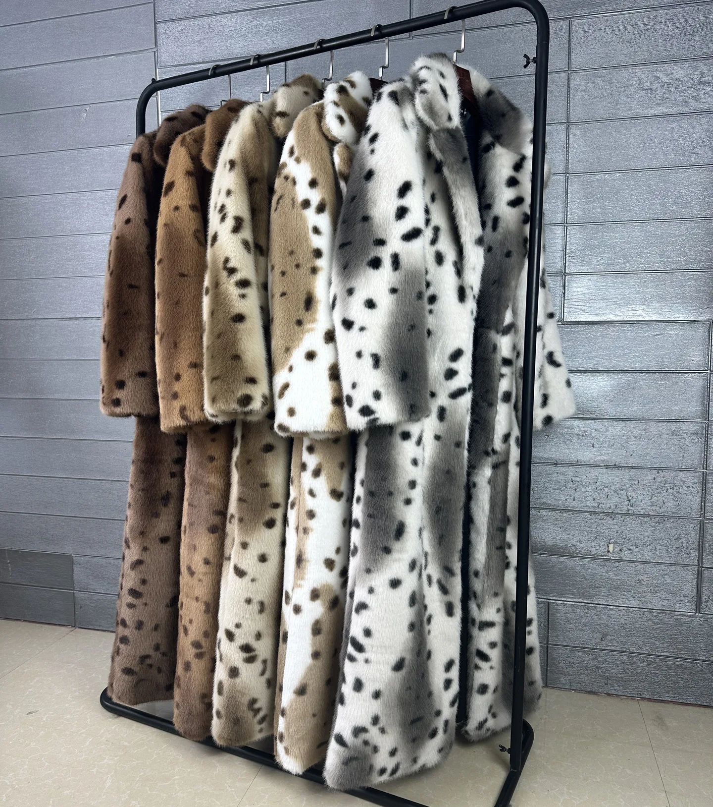 DEAT 2026 Winter Fashion Imitation Fur Leopard Pattern Coat For Women Notched Collar Long Style Notched Collar Jacket 11B9518